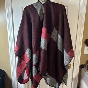 Chic Red and Gray Patterned Poncho
